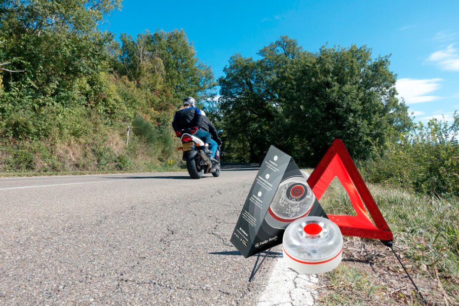 V16, el dispositivo de señalización de emergencia con GPS que reemplaza a los triángulos de seguridad en las carreteras